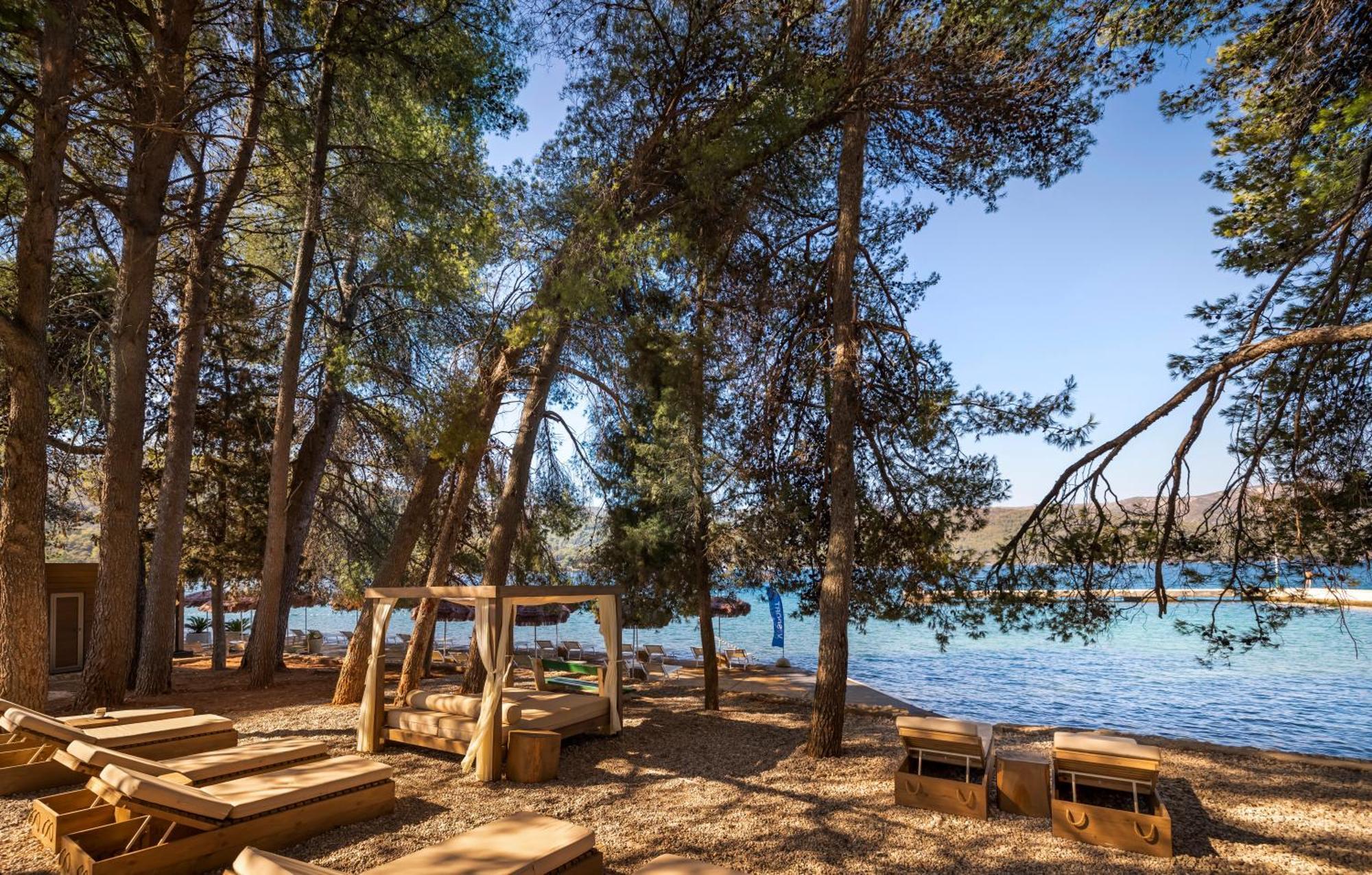 Pribjeći Places Hvar By Valamar 4*